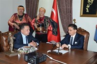 ANKARA KULÜBÜ DERNEĞİ GENEL BAŞKANI METİN ÖZASLAN’DAN ANKARA VALİSİ ERCAN TOPACA’YA ZİYARET