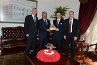 KOCAELİ ÜNİVERSİTESİ REKTÖR’Ü HÜLAGÜ VE SAĞLIK BİLİMLERİ ÜNİVERSİTESİ REKTÖRÜ ERDÖL’DEN VALİ TOPACA’YA ZİYARET