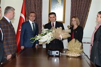 MİLLİYETÇİ HAREKET PARTİSİ İL BAŞKANI FATİH ÇETİNKAYA, VALİ ERCAN TOPACA’YI ZİYARET ETTİ