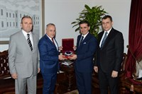 TBMM GENEL SEKRETERİ KUMBUZOĞLU’NDAN VALİ TOPACA’YA ZİYARET