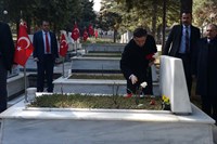 Şehitleri Anma Günü’nde Vali Topaca, Cebeci Askeri Şehitliği’ni Ziyaret Etti