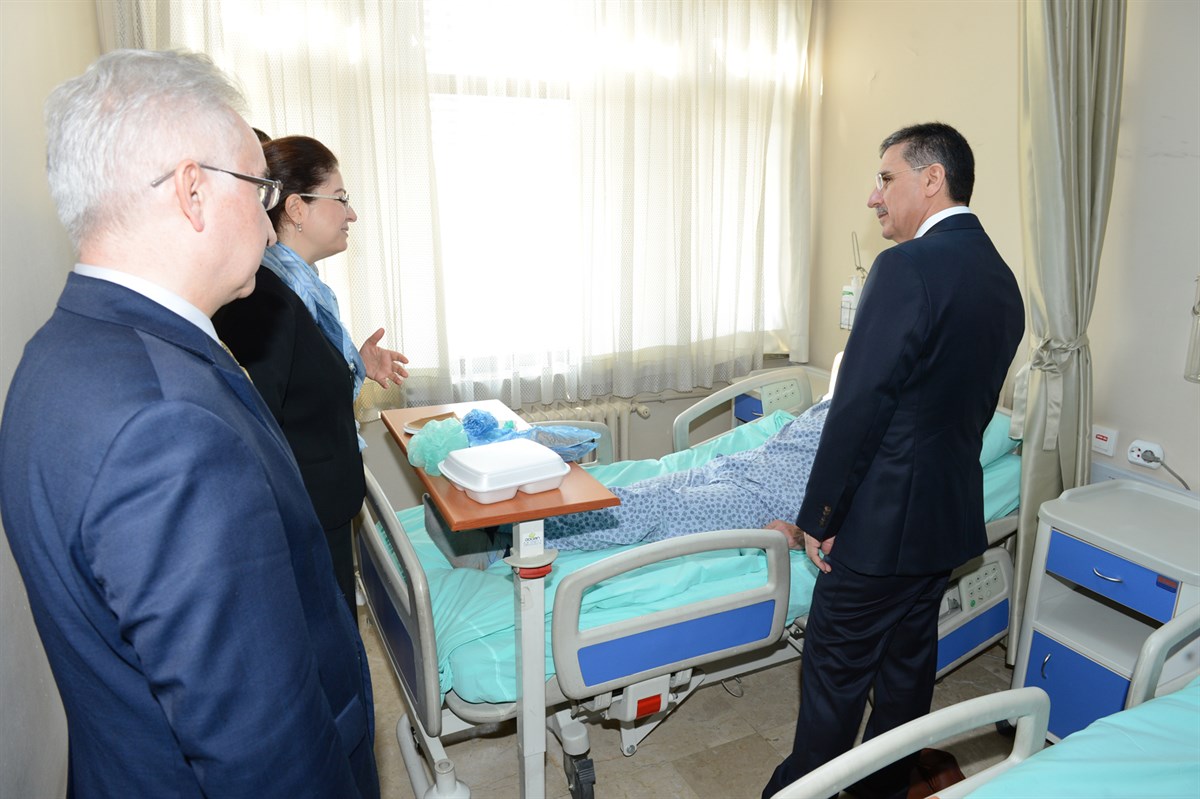 ulucanlar goz egitim ve arastirma hastanesi telefon