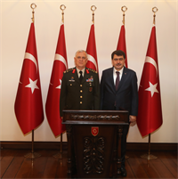 Kara Kuvvetleri Komutanı Orgeneral Ümit Dündar, Vali Vasip Şahin’i Ziyaret Etti