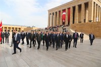 Ankara’nın Başkent Oluşunun 95. Yıl Dönümü Kutlamaları Anıtkabir Ziyaretiyle Başladı 