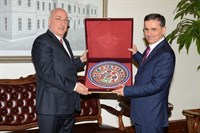 Azerbaycan Sumgayıt Valisi Farajov, Vali Ercan Topaca’yı Ziyaret Etti