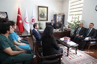 Vali Topaca, Zekai Tahir Burak Kadın Sağlığı Eğitim ve Araştırma Hastanesinde Sağlık Çalışanlarına Yönelik Darp Olayına İlişkin Açıklama Yaptı