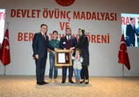 Altındağ Belediyesi Kültür Sarayı’nda Devlet Övünç Madalyası ve Beratı Tevcih Töreni