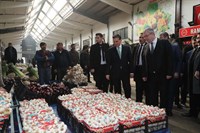 Vali Topaca, Ankara Toptancı Hali’ni Ziyaret Etti