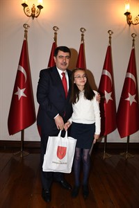 Vali Şahin, 23 Nisan Ulusal Egemenlik ve Çocuk Bayramı’nda Çocukları Makamında Kabul Etti